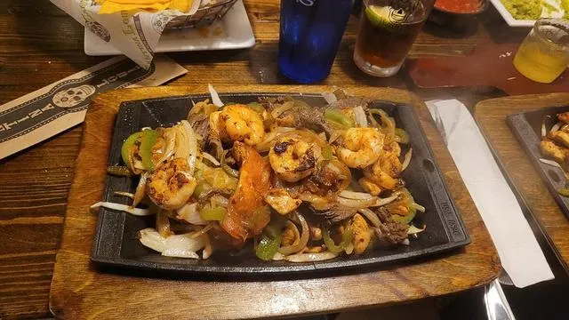 Cantina Louie