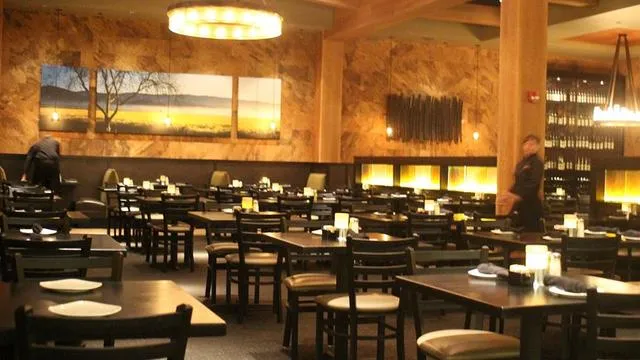 Cooper's Hawk Winery & Restaurant- Springfield