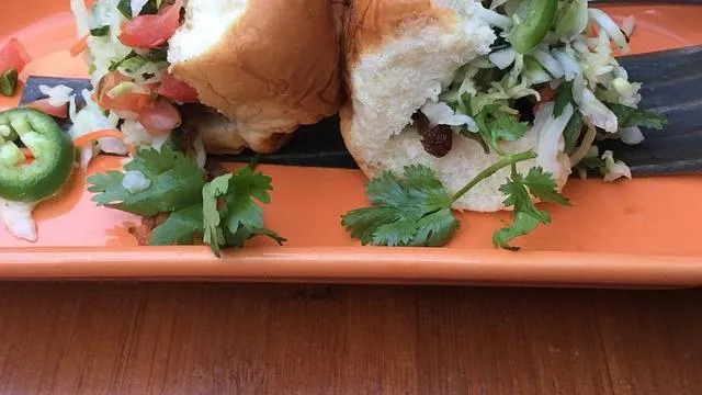 Hula's Island Grill