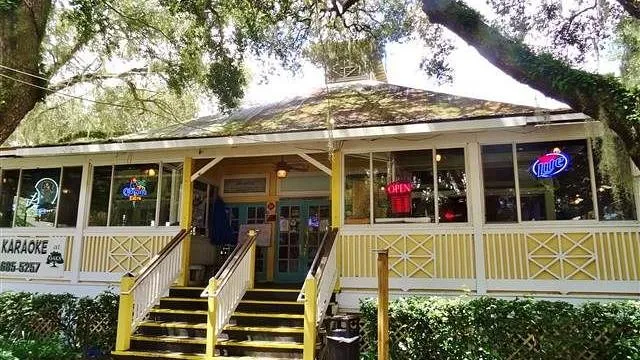 Keiths Oaks Bar & Grill