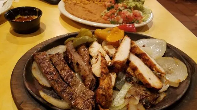 Los Molcajetes