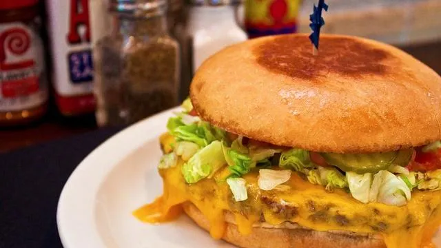 Mozies Bar & Grill