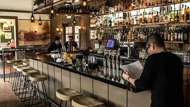 The Hollywood Tavern